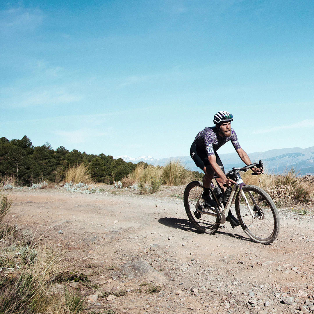 FIZIK Vento Argo X5 140 mm MTB a gravel sedlo pro XC a technický terén